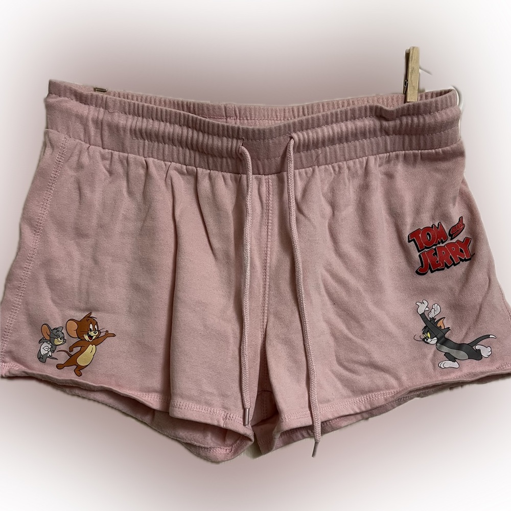 Tom and Jerry shorts size large
